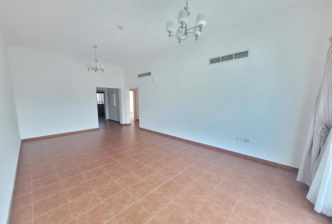 982302 - Property Main Image