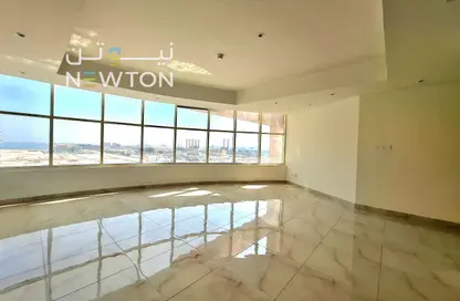 شقة - 2 غرف نوم - 3 حمامات للبيع في الحد - المحرق