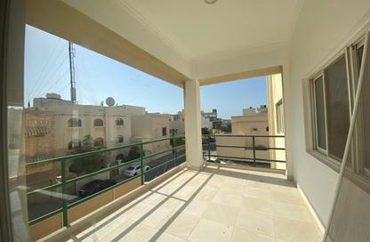Apartment - 3 Bedrooms - 2 Bathrooms for rent in Busaiteen - Muharraq Governorate