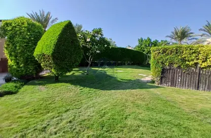 Compound - 5 Bedrooms - 5 Bathrooms for rent in Janabiya - Northern Governorate