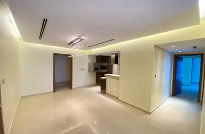 Apartment - 2 Bedrooms - 3 Bathrooms for rent in Reef Island - Capital Governorate