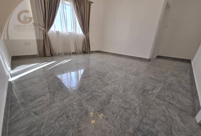 967442 - Property Image 2