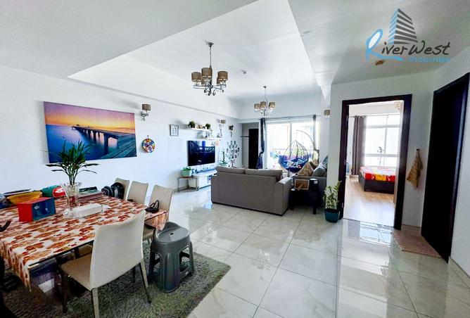 988123 - Property Image 2