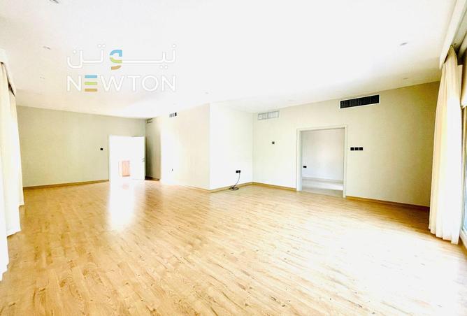 952708 - Property Image 3