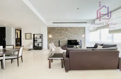 Apartment - 3 Bedrooms - 4 Bathrooms for rent in Al Juffair - Capital Governorate
