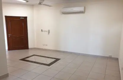 Office Space - Studio - 1 Bathroom for rent in Manama - Capital Governorate