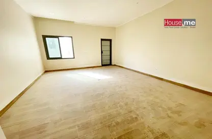 Empty Room image for: Villa - 5 Bedrooms - 7 Bathrooms for sale in Busaiteen - Muharraq Governorate, Image 1