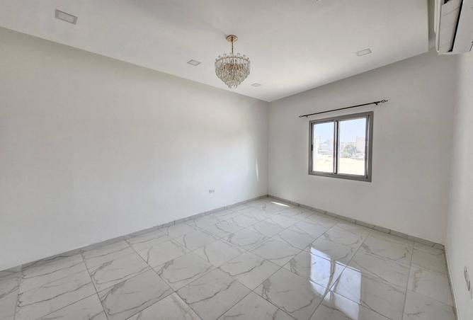 964011 - Property Image 2