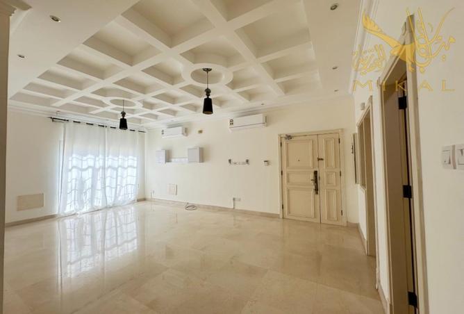 974674 - Property Image 2