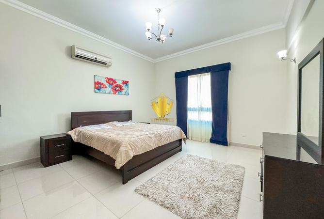 930419 - Property Image 2