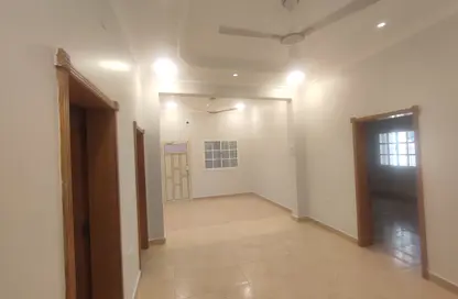 Apartment - 3 Bedrooms - 2 Bathrooms for rent in Bu Quwah - Northern Governorate