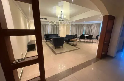 Apartment - 2 Bedrooms - 3 Bathrooms for rent in Al Juffair - Capital Governorate