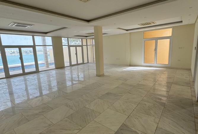 987373 - Property Image 3