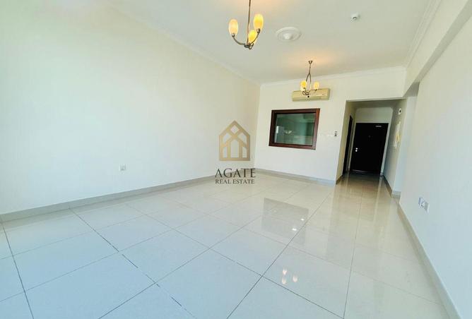 963438 - Property Image 2