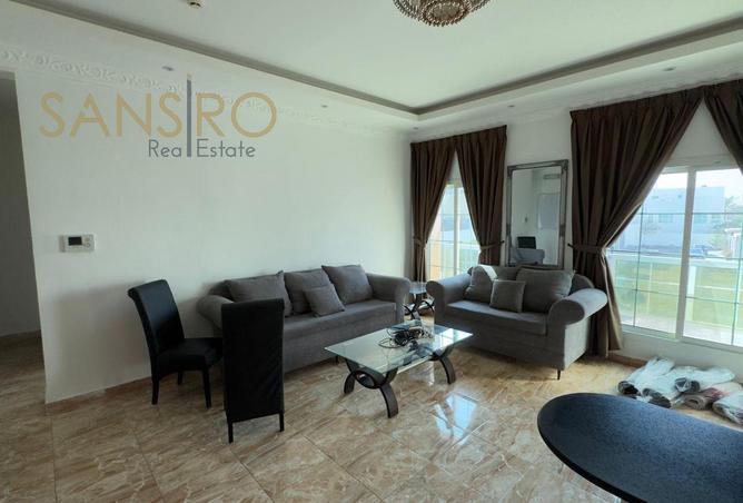 989522 - Property Image 2