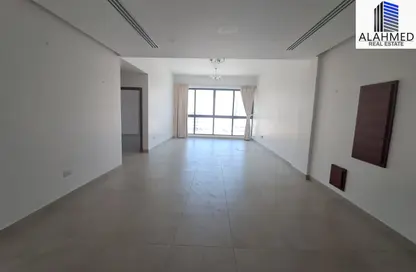 Apartment - 2 Bedrooms - 3 Bathrooms for rent in Al Burhama - Manama - Capital Governorate