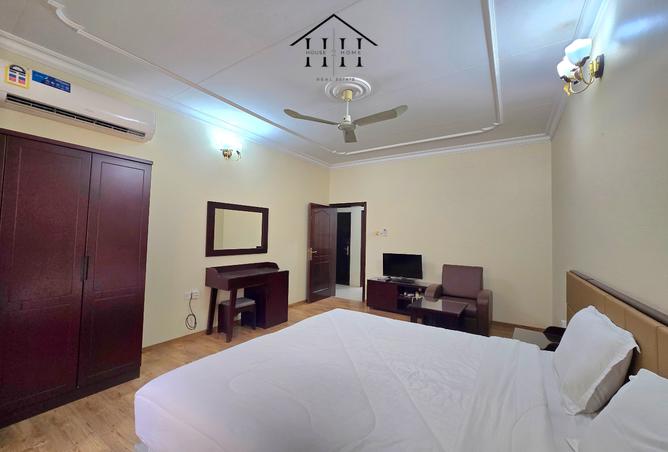 933198 - Property Image 2