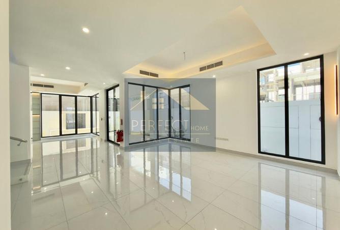 979193 - Property Image 2