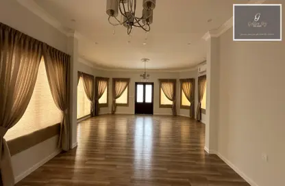 Villa - 3 Bedrooms - 4 Bathrooms for rent in Hamad Town - Northern Governorate
