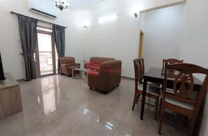 صورة لـ غرفة المعيشة / غرفة الطعام شقة - 2 غرف نوم - 3 حمامات للايجار في الماحوز - المنامة - محافظة العاصمة ، صورة رقم 1