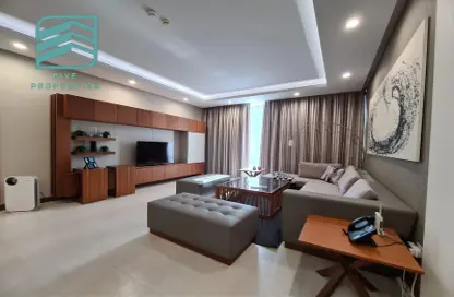 Living Room image for: Apartment - 2 Bedrooms - 3 Bathrooms for rent in Amwaj Avenue - Amwaj Islands - Muharraq Governorate, Image 1