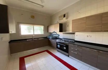 صورة لـ مطبخ شقة - 3 غرف نوم - 4 حمامات للايجار في الماحوز - المنامة - محافظة العاصمة ، صورة رقم 1