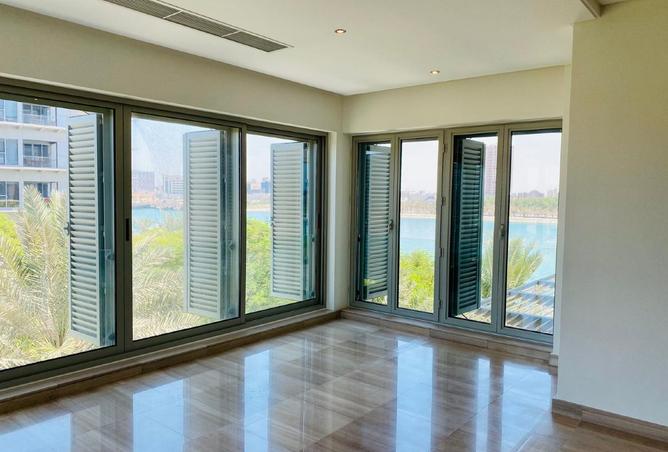 986279 - Property Image 2