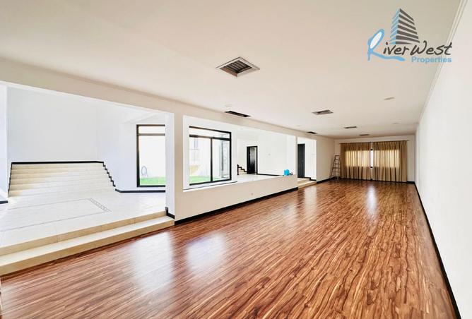 989635 - Property Image 3