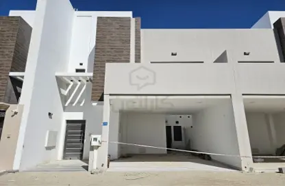 Villa - 4 Bedrooms - 6 Bathrooms for sale in Hidd - Muharraq Governorate