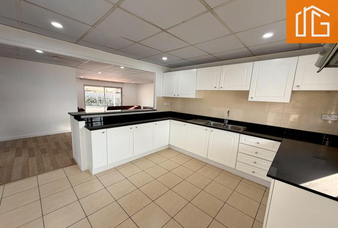 989052 - Property Image 2