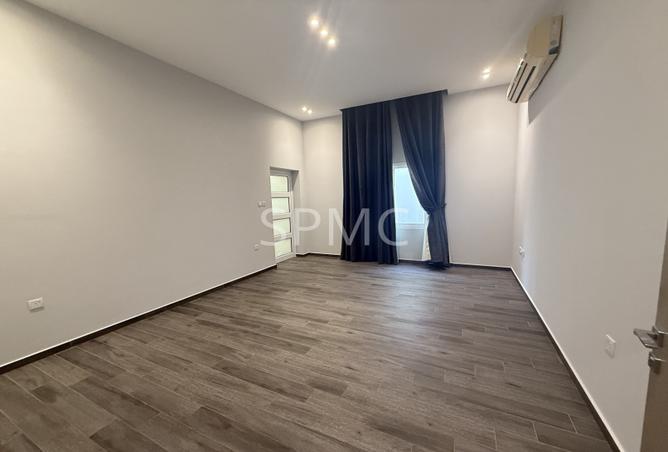 960454 - Property Image 3