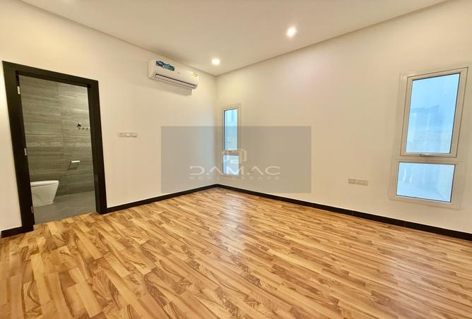 956677 - Property Image 3