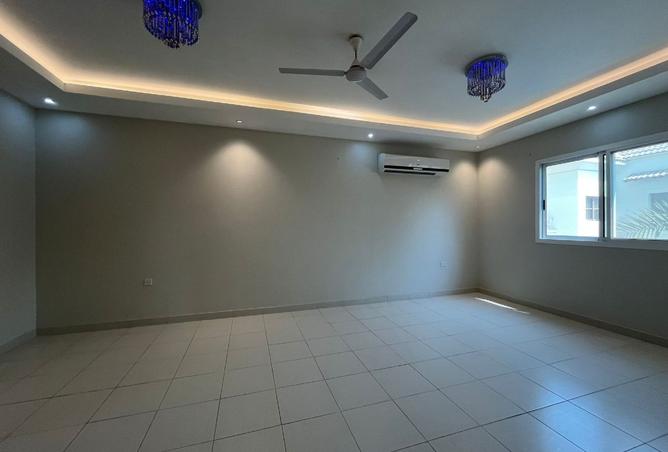 960301 - Property Image 2