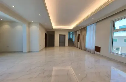 Villa - 5 Bedrooms - 7 Bathrooms for rent in Hidd - Muharraq Governorate