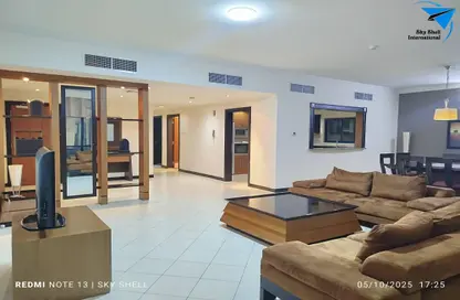 Apartment - 2 Bedrooms - 3 Bathrooms for rent in Al Juffair - Capital Governorate