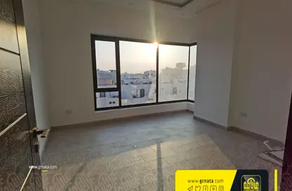 شقة - 2 غرف نوم - 2 حمامات للبيع في قلالي - المحرق