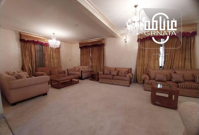 967689 - Property Image 2