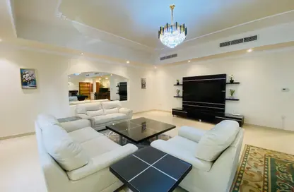 Apartment - 2 Bedrooms - 2 Bathrooms for rent in Mahooz - Manama - Capital Governorate