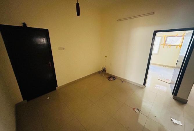958392 - Property Image 2
