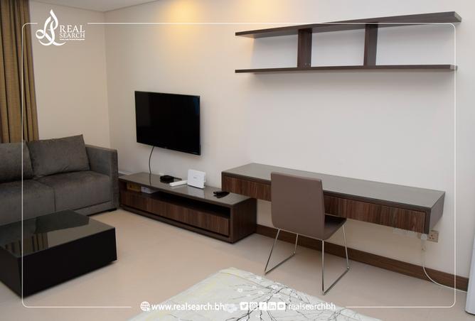 956308 - Property Image 3