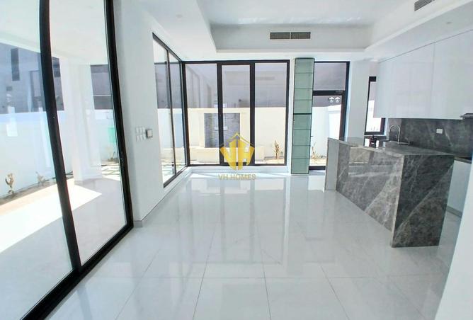 978050 - Property Image 2