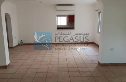 فيلا - 4 غرف نوم - 3 حمامات للايجار في العدلية - المنامة - محافظة العاصمة