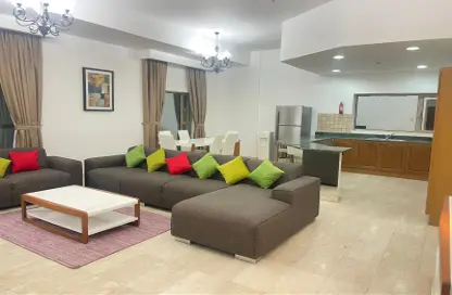 Apartment - 3 Bedrooms - 3 Bathrooms for rent in Al Juffair - Capital Governorate