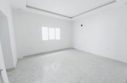 Apartment - 2 Bedrooms - 3 Bathrooms for rent in Alhajiyat - Riffa - Southern Governorate