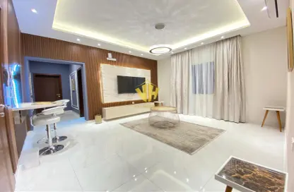 Apartment - 2 Bedrooms - 2 Bathrooms for rent in Busaiteen - Muharraq Governorate