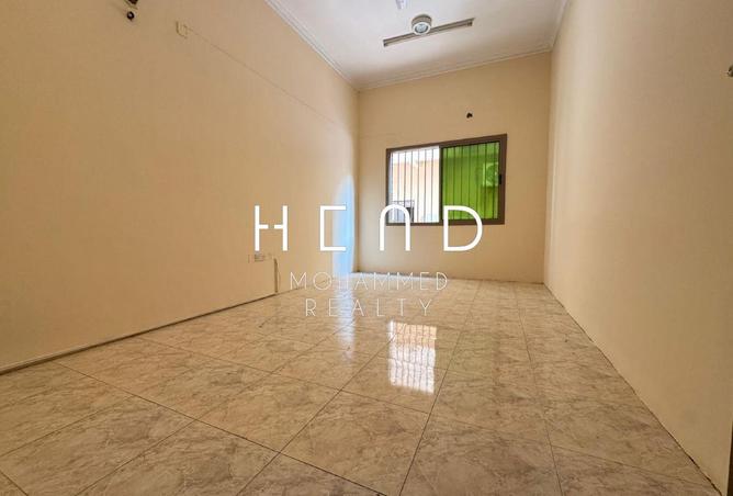 960032 - Property Image 2