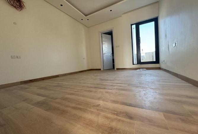 971951 - Property Image 2