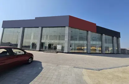 صالة عرض - استوديو - 2 حمامات للايجار في سترة - المحافظة الوسطى