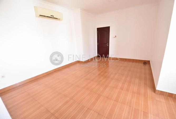 967221 - Property Image 3