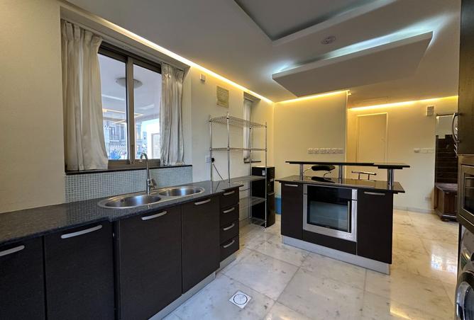 975866 - Property Image 2